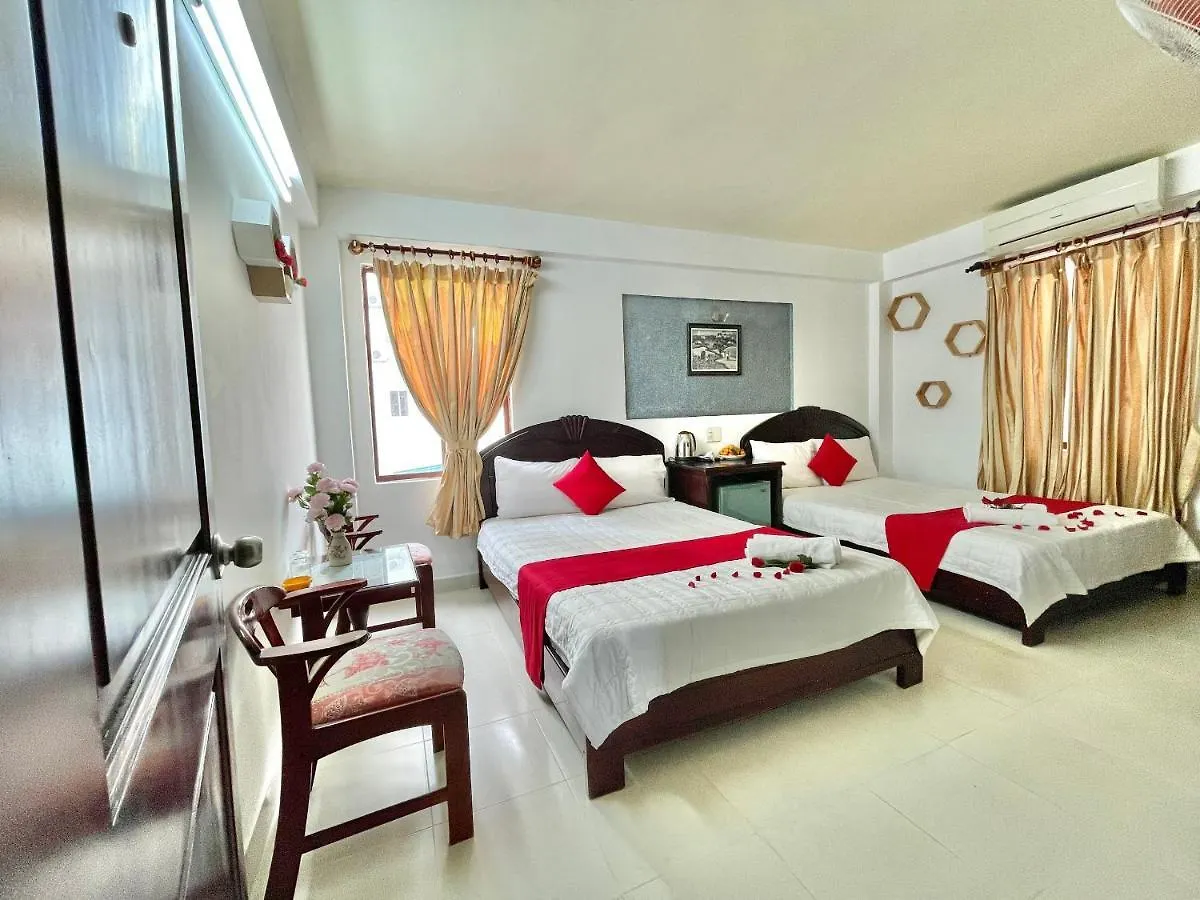 Quan Son 2 Hotel نها ترانج 2*,